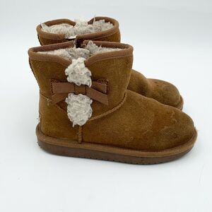 Brown Suede Boots with Bow Accent